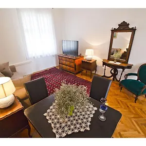 Apartment Grand, Split