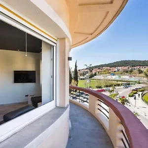 New Parkview/cityview Appartement